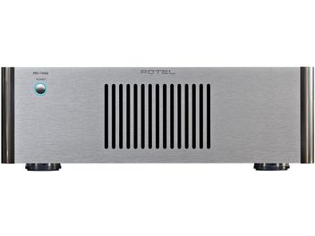 Amplificador de potencia Rotel RB1582 MKII plateado, panel frontal con rejilla negra, perilla azul, vista frontal centrada