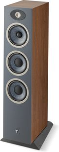 Sloupcový reproduktor Focal Theva N°3 v provedení Dark wood z ořechového dřeva, pohled zepředu, 3 kulaté reproduktory, tmavá dřevěná skříň