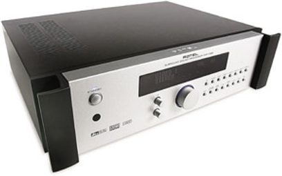 Rotel RSP-1068 børstet aluminiums audio-/videoreceiver, set forfra, med LCD-display, knapper og tilslutninger