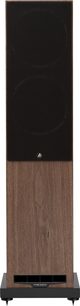 Cassa da pavimento Fyne Audio F502S in noce, impiallacciatura in legno, griglia nera, reflex anteriore su base nera, vista frontale