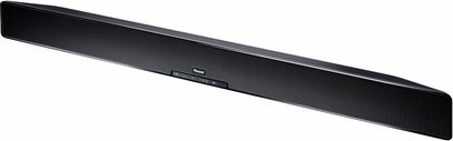 Černý soundbar Magnat WSB 50 Pro, tenký a podlouhlý, pohled zepředu, s černou mřížkou na přední straně