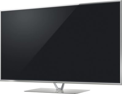 Panasonic TX-L60DT60E fladskærms-tv i sort, slukket, på sølvfarvet metalfod, set forfra og let fra siden