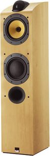 Bowers & Wilkins 704 gulvhøjttaler i lyst træ, set forfra, med gule, sorte og sorte diskanthøjttaler