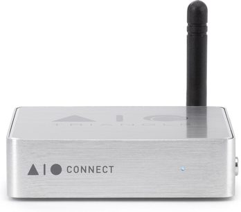 Frontansicht des Triangle AIO Connect Netzwerk-Audioplayers, Gehäuse aus gebürstetem Aluminium, schwarze WLAN-Antenne