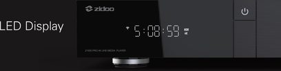 Zidoo Z1000 PRO 4K UHD multimediafremviser med LED-display, der viser "5:08:59 HDR" set forfra