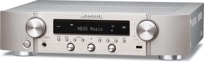 Wzmacniacz hi-fi stereo Marantz NR1200 w kolorze złotym, widok z przodu, przedni panel z przyciskami, pokrętłami, wyświetlaczem, gniazdami słuchawkowymi i mikrofonowymi