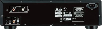 CD přehrávač Pioneer PD-30 černý, zadní strana, analogové a digitální audio konektory, koaxiální a optický výstup, ovládání