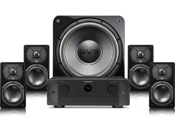 Sort 5.1-hjemmebiograf i sort med Marantz Cinema 50-forstærker, fem SVS-højttalere og SVS-subwoofer