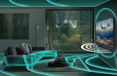 Futuristisk stue med sort sofa, gennemsigtig sofabord med buede former, turkis belysning og store vinduespartier med udsigt til skov