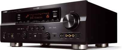 Yamaha RX-V863 sort hjemmebiografsforstærker, set forfra, front med knapper, drejeknapper, display og hovedtelefonstik