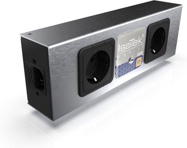 Børstet aluminiums IsoTek EVO3 Gemini med 2 stikkontakter og 2 Ethernet-stik, set forfra i perspektiv