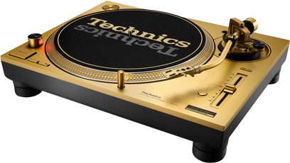 Zlatý gramofon Technics SL-1200M7GLE s černým talířem a ladícím přenoskovým raménkem