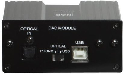 NAD MDC DAC2-modul med optiska, phono- och USB-ingångar, framifrån vy mot enfärgad grå bakgrund