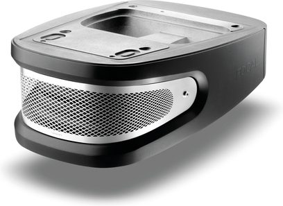Focal Sopra N°1 schwarz lackiert, Draufsicht, silbernes Metallgitter, glatte Oberfläche, abgerundete Ecken, eingraviertes Logo