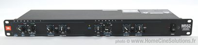 JBL M552 sort grafisk equalizer, frontvisning, 2 kanaler, 5 bånd pr. kanal, knapper og lysende indikatorer