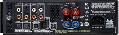 NAD D3045 hi-fi ojačevalnik, črna metalna zadnja plošča, priključki, phono/RCA vhod, optični vhodi, USB, HDMI ARC, IEC priključek