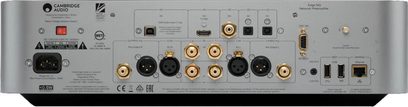 Cambridge Audion EDGE NQ -verkkosoidinlaitteen takapaneeli, audio- ja verkkoyhteydet, metallinharmaassa viimeistelyssä