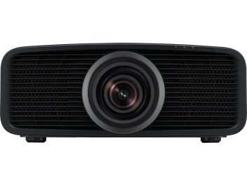 JVC DLA-NZ500B must projektor, eestvaade, suur keskne objektiiv, horisontaalne ventilatsioonivõre, reguleeritavad jalad