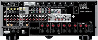 Yamaha RX-A1020 sort hjemmebiografsforstærker, frontpanel, mange stik og knapper, digitalt display, set forfra