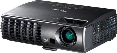 Optoma EX7155e sort videoprojektor, kompakt, forskudt objektiv, ventilationsriste, tilslutninger på bagsiden