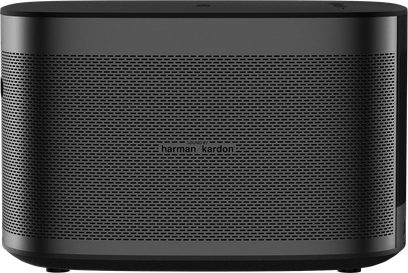 Sort Harman Kardon videoprojektor, set forfra, metalrist over hele overfladen, "Sound by harman/kardon"-logo i midten