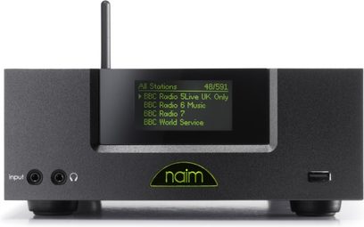 Naim Audio UnitiQute 2 alt-i-ét high-fidelity system set forfra, LCD-skærm, kontrolknapper, sort kabinet