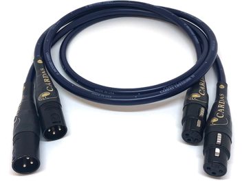 Analogowy kabel audio Cardas XLR Crosslink 1 m, granatowy, gładka plastikowa osłona, czarne złącza XLR z złotym napisem, męski i żeński, widok z góry pod lekkim kątem