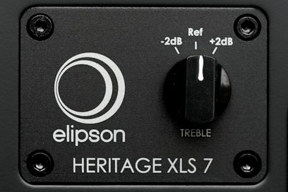 Elipson Heritage XLS 7 rovere chiaro, pannello nero, manopola centrale, iscrizioni bianche, 2 viti nere agli angoli