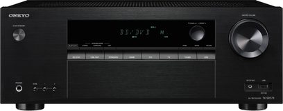 Forsiden af en Onkyo TX-SR373 sort hjemmebiografsforstærker med skærm, knapper, drejeknapper og USB-port