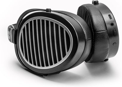 Hifiman Ananda BT sort trådløst hovedsæt, venstre profilvisning, ovale ørepuder med metalrist, polstret hovedbøjle i læder