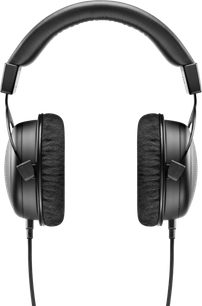 Åben hi-fi hovedtelefon Beyerdynamic T1, set forfra, sort polstret hovedbøjle, cirkulære ørekopper med stofpuder