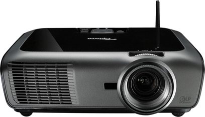 Optoma EX765W sort videoprojektor, set forfra, linse til højre, ventilationsgitter og kontrolknapper til venstre