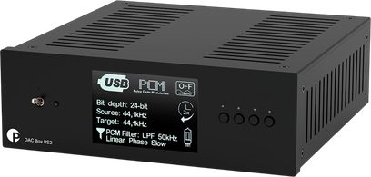 Audio DAC prevodník Pro-Ject DAC Box RS2 čierny, trojštvrťový pohľad, farebný displej na prednom paneli a ovládacie tlačidlá