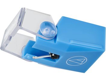 Diamant Audio Technica AT-VMN10xCB blå i plast med gennemsigtigt beskyttelsesdæksel, set fra venstre forside med synlig metalkantilever og hvidt logo