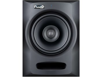 Monitor da studio Fluid Audio FX80, vista frontale ravvicinata, altoparlante circolare centrale in una cassa di colore grigio scuro
