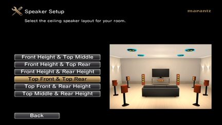 Pantalla que muestra 6 opciones de disposición de los altavoces en una habitación, con una vista 3D de un ejemplo de configuración seleccionada