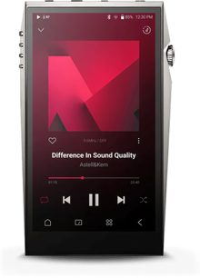 Lettore portatile audiophilo Astell&Kern SP3000T, vista frontale, schermo acceso con interfaccia di riproduzione musicale, 4 pulsanti laterali a sinistra, ghiera zigrinata a destra