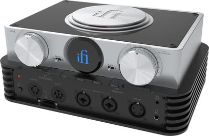 Preamplificator pentru căști iFi Audio iCAN PHANTOM negru și argintiu, cu două butoane rotative mari, un logo iFi albastru și mufe pe panoul frontal
