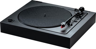 Hi-Fi-Plattenspieler Pro-Ject A2 mit schwarzem Rundteller, schwarzem Tonarm mit rotem Tonabnehmer, integrierten Bedienelementen auf dem Sockel