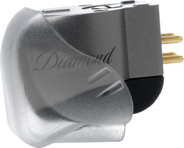 Ortofon MC DIAMOND Plattenspielerzelle, Dreiviertelansicht, transparenter Schutzdeckel, 3 vergoldete Anschlüsse