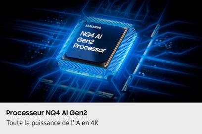 Samsung NQ4 AI Gen2 v saténové tmavě modré barvě, čtvercový kovový kryt s bílým označením, pohled ze tří čtvrtin na světélkující modrý tištěný spoj