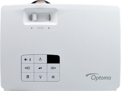 Optoma ZX210ST hvid videoprojektor, set ovenfra, med kontrolknapper og linse på forsiden