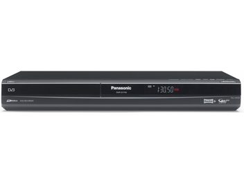 Panasonic DMR-EX769 sort Blu-ray-optager, set forfra, digital display "13:58" på integreret skærm