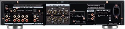 Marantz PM6005 zwarte hi-fi stereo-versterker, vooraanzicht, voorzijde met aansluitingen en bedieningen, zwarte afwerking