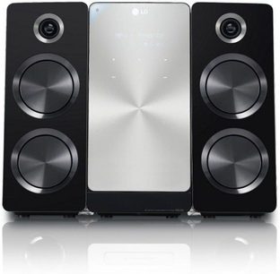 LG FA166 Hi-Fi-minianlæg set forfra, 2 sorte højttalere med 2 diskanthøjttaler hver, sølvfarvet centralenhed med LED-skærm og knapper
