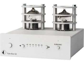 Preamplificator fono Tube Box S2 argintiu Pro-Ject, două etaje cilindrice suprapuse din metal argintiu, butoane și lămpi pe partea superioară