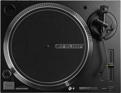 Вініловий DJ-програвач Reloop RP 5000 MK4 чорного кольору, вигляд зверху з великим сріблястим диском і тонармом з правого боку