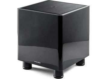 Subwoofer Sonus Faber Gravis I v černém laku, pohled ze tří čtvrtin s černými válcovými nožkami
