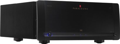 Černý vícekanálový výkonový zesilovač Parasound Halo A31, pohled zepředu, čelní panel v černé barvě s modrým displejem a tlačítky