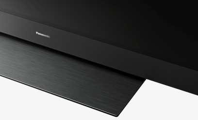Panasonic TX-55HZ2000E-tv set fra siden, sort flad skærm slukket, mørkegrå bundkant med Panasonic-logo